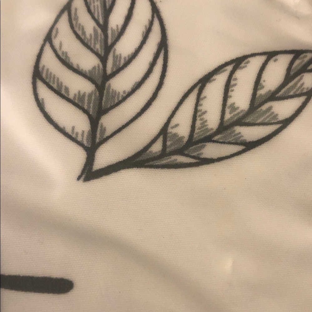 🆕Amazon White and Gray Floral Duvet Cover Set. size King - Picture 7 of 9
